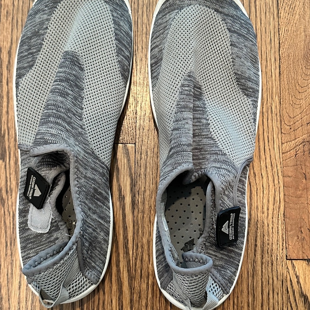 Ozark trail mens water shoes size 13-14 water sock